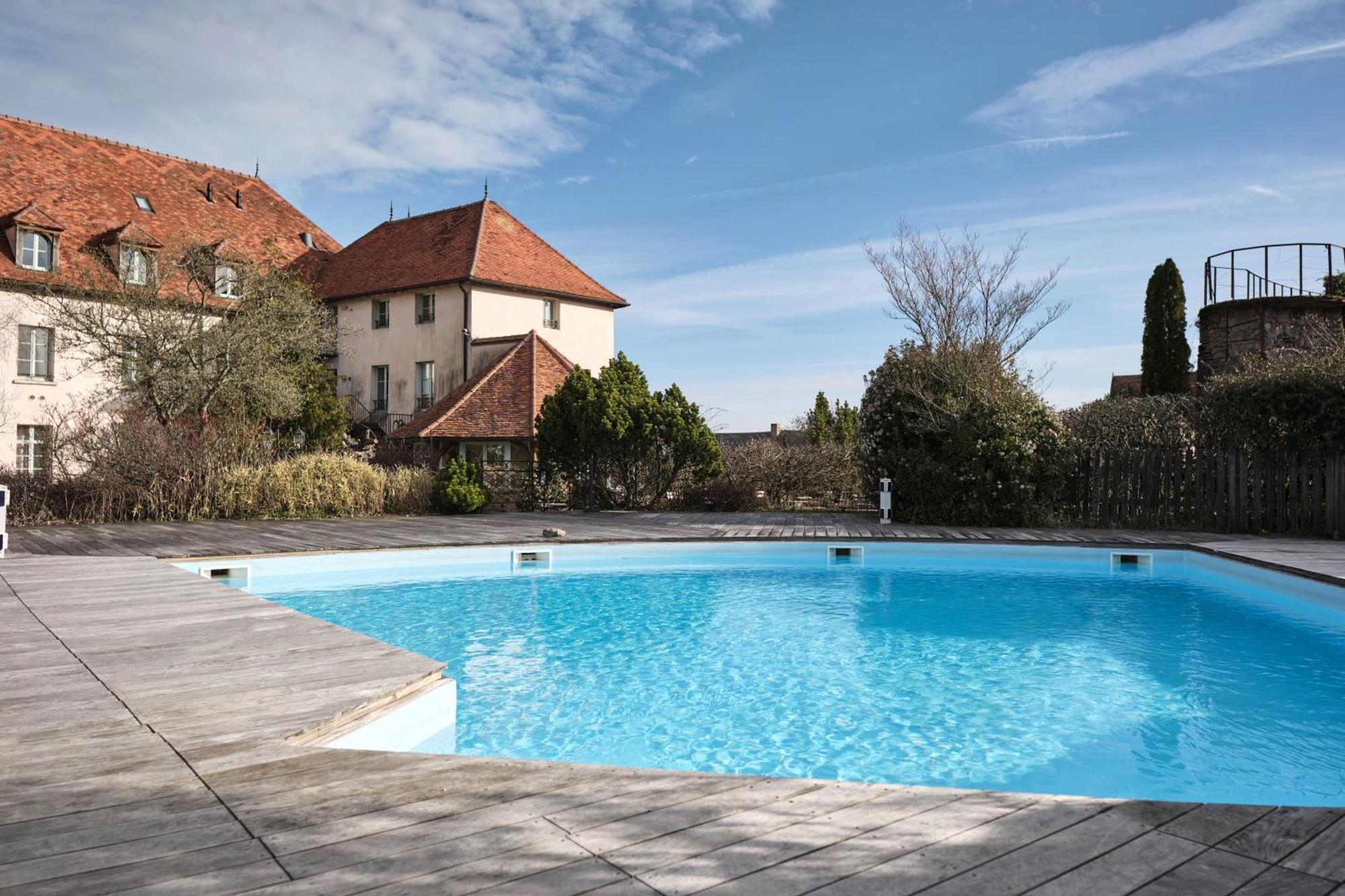Hostellerie De La Tour D'Auxois Saulieu Exterior photo
