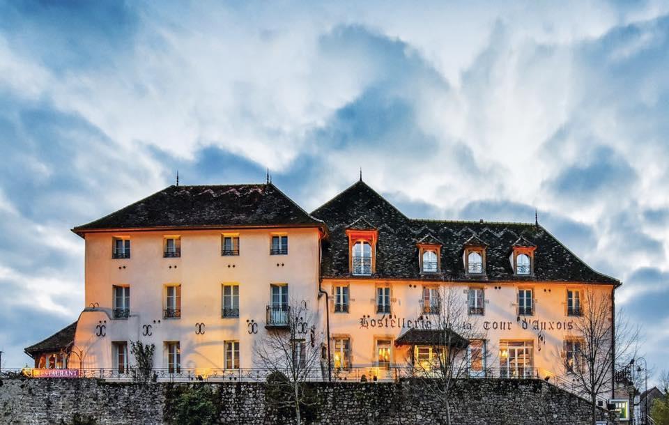 Hostellerie De La Tour D'Auxois Saulieu Exterior photo